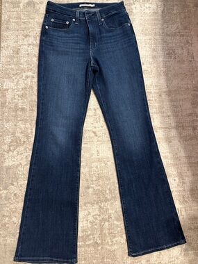 Levi’s 725 boot cut jean